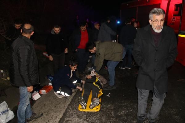 Düzce'de otobüs, otoyolda hatalı dönüş yapan TIR’a çarptı: 2 ölü, 35 yaralı -5