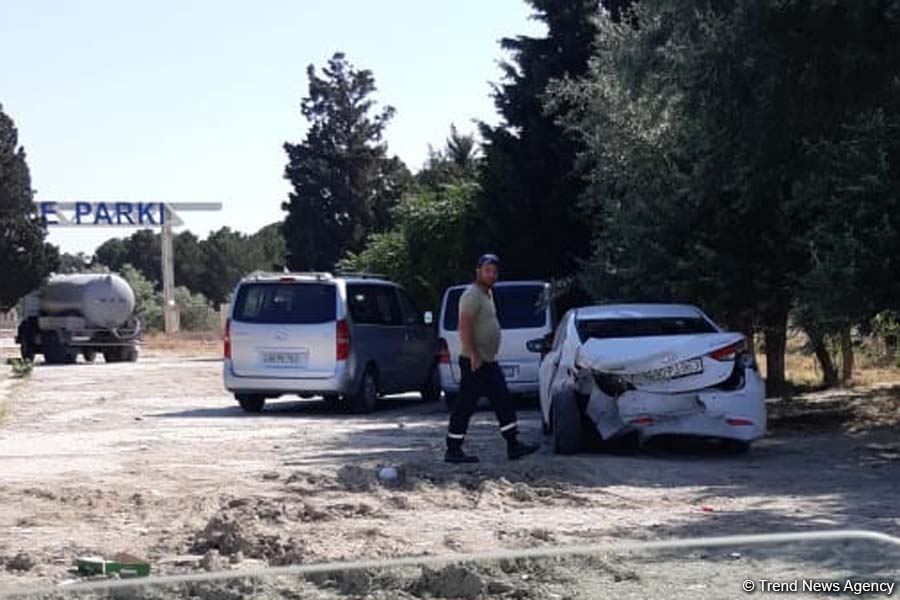 Sumqayıtda "Mercedes" "Hyundai"a çırpıldı, 3 nəfər xəstəxanaya yerləşdirildi (FOTO) - Gallery Image