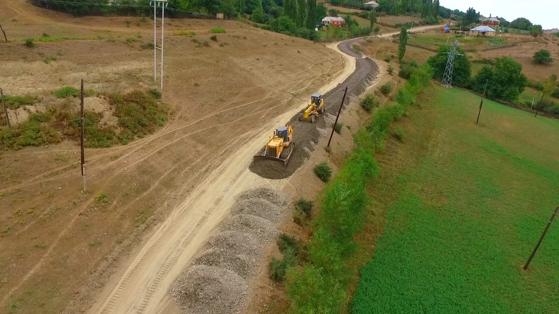 Qusarda 14 yaşayış məntəqəsini əhatə edən yol yenidən qurulur (FOTO) - Gallery Image