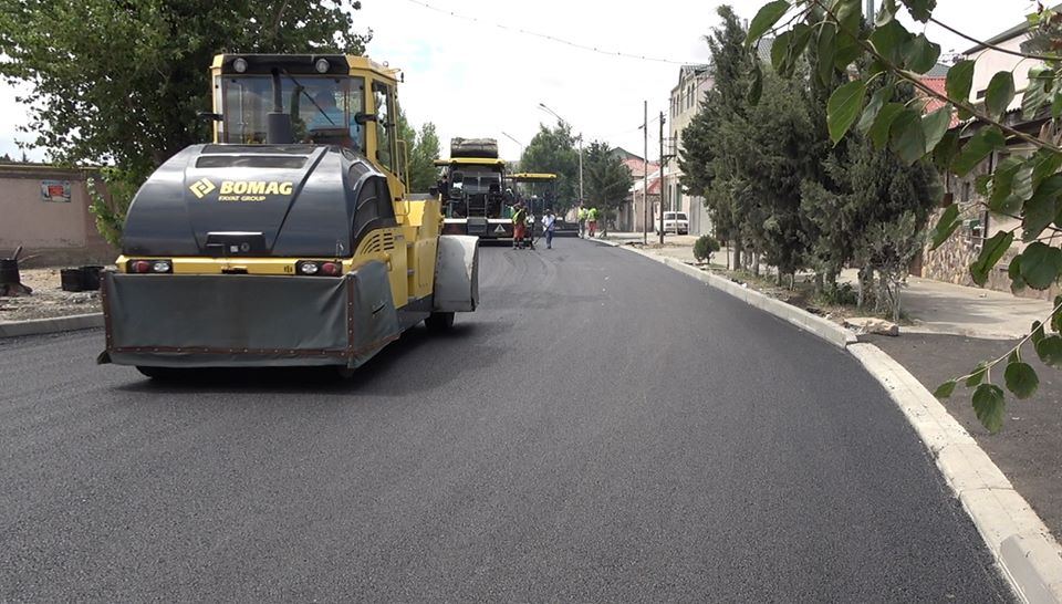 Biləcəri qəsəbəsinin mərkəzi küçələrindən daha biri əsaslı şəkildə təmir edilib (FOTO) - Gallery Image