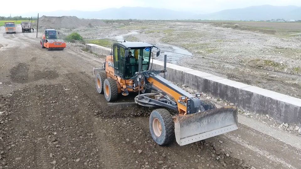 Ağsuda 9 yaşayış məntəqəsinin yollarının yenidən qurulması yekunlaşır (FOTO) - Gallery Image