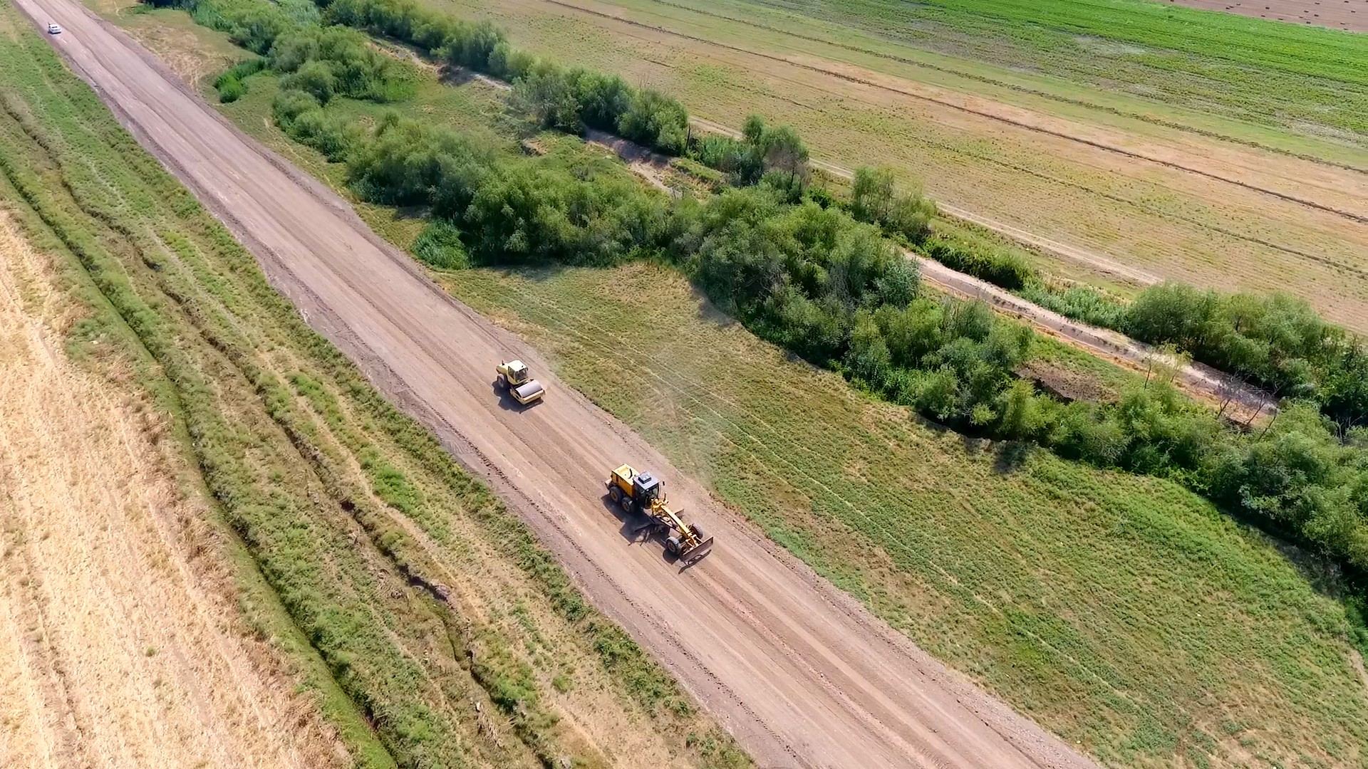 Ağcabədidə 41 km uzunluğunda yol yenidən qurulur (FOTO) - Gallery Image