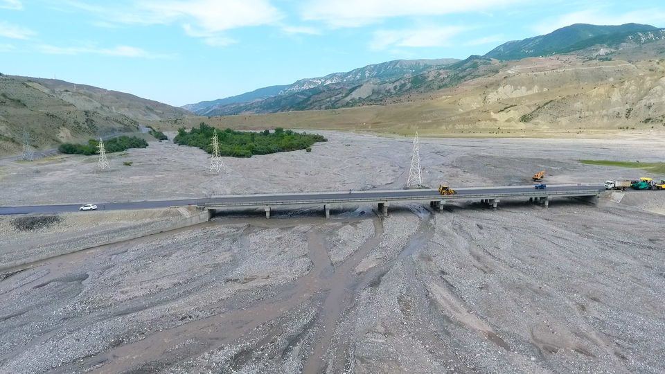 68 min əhalinin istifadə etdiyi yolun tikintisi yekunlaşır (FOTO) - Gallery Image