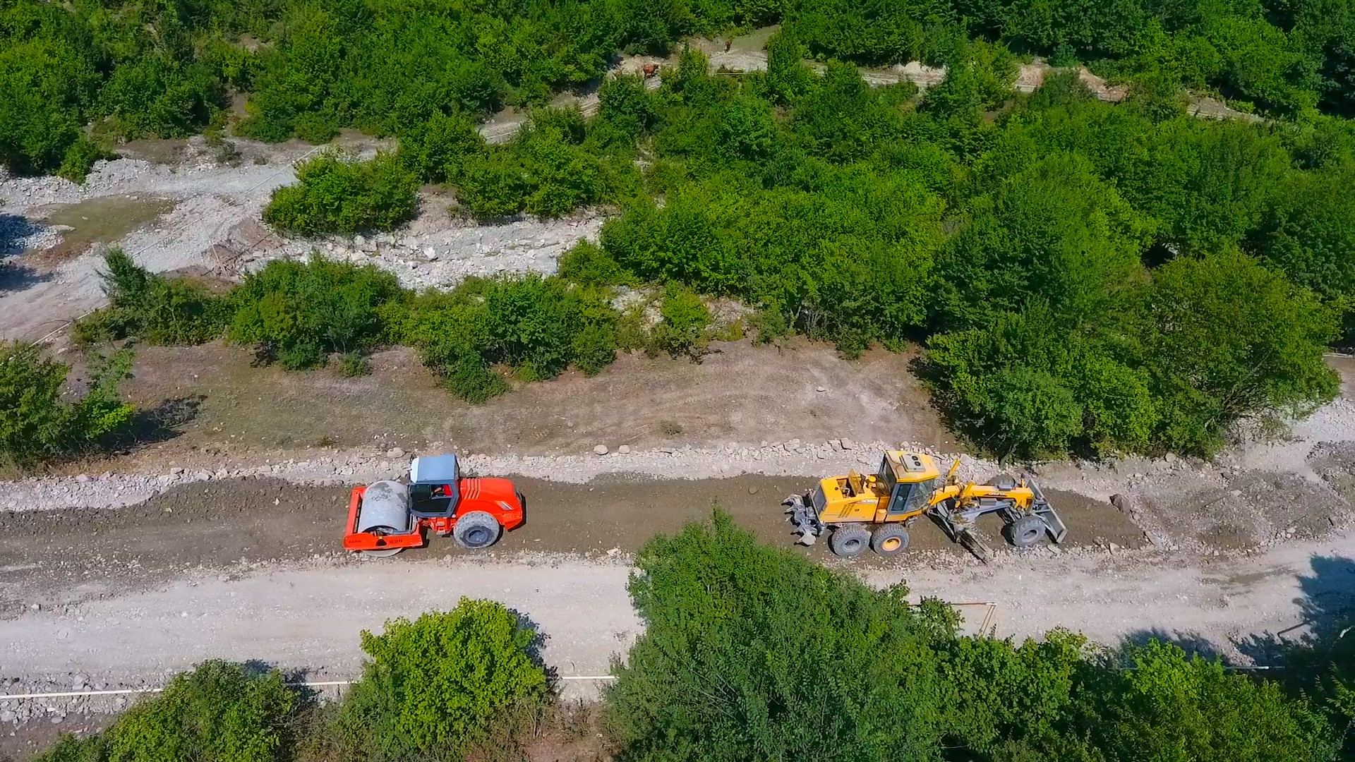 11 yaşayış məntəqəsini birləşdirən yeni yol tikilir (FOTO) - Gallery Image