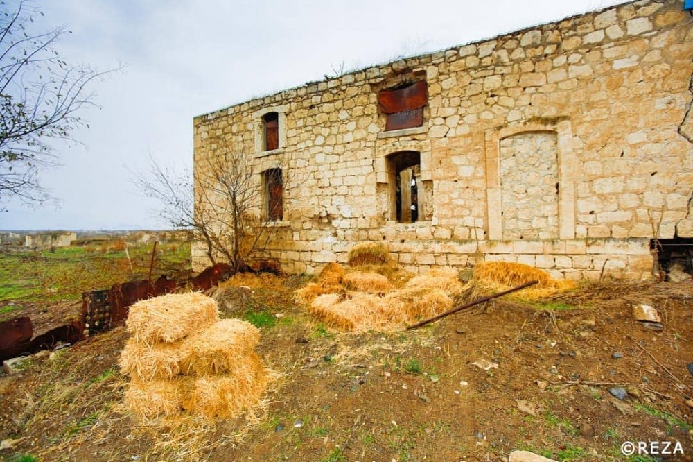 Ermənilər Ağdamdan çıxarkən bu məscidi də yandırıblar -FOTO