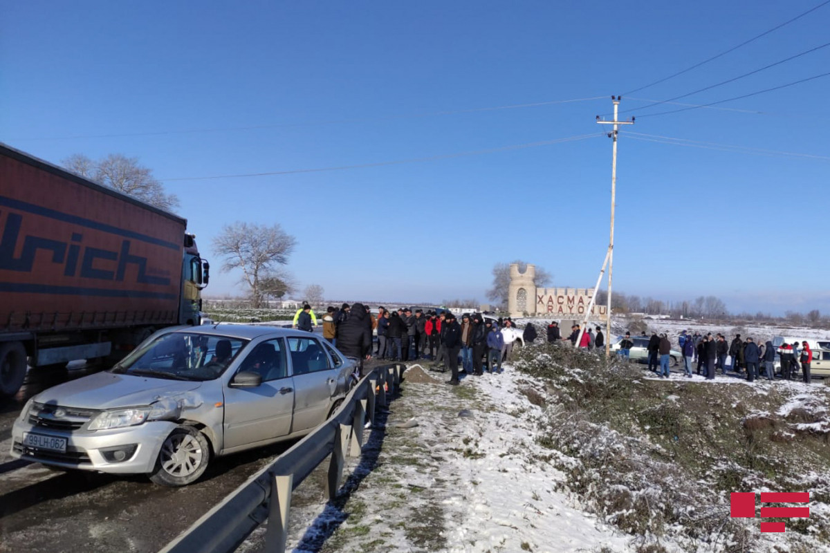 Xaçmazda zəncirvarı qəza baş verib, ölən və yaralananlar var - FOTO 