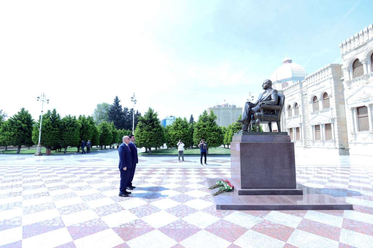 Dövlət Gömrük Komitəsinin sədri Xaçmazda vətəndaşları qəbul edib (FOTO)