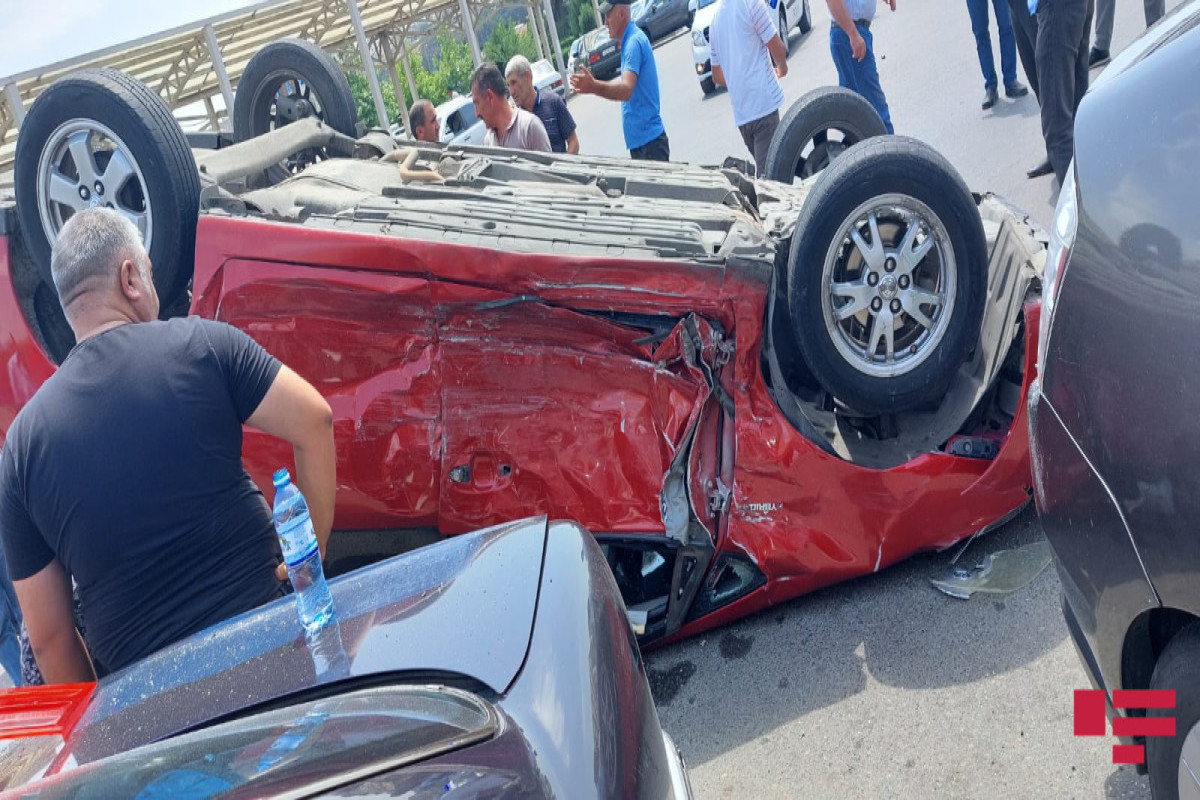 Bakıda yol qəzası olub, xəsarət alanlar var- FOTO 