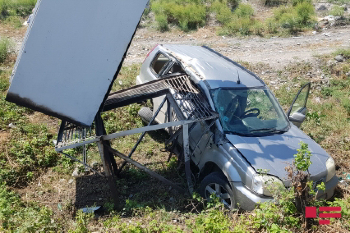 Ucarda yol qəzası bir neçə kəndin işıqsız qalmasına səbəb olub- FOTO 