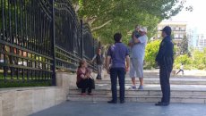 Bakıda polislər qadının həyatını xilas etdilər - FOTO