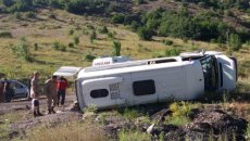 Gəzməkdən gələnləri daşıyan avtobus aşdı: 1 ölü, 15 yaralı