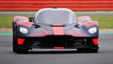 Aston Martin Valkyrie Silverstounda dövrə vurub - FOTO