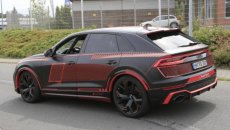 Audi RS Q8 modeli kamuflyajsız yaxalanıb - FOTO