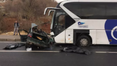 Sərnişin avtobusu “Reno”ya çırpıldı: 3 ölü, 1 yaralı - FOTO