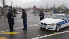 Şəkidə yol polisi qarlı havada xidmət aparır - FOTO - VİDEO