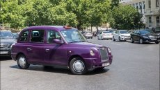 “London Taxi”si polis və hərbçini vurub