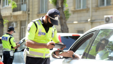 Yol polisi Bakıda sürücüləri yoxlayır və cərimələyir  - FOTO