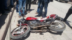 Bakıda motosiklet avtomobilə çırpılıb, sürücü ölüb