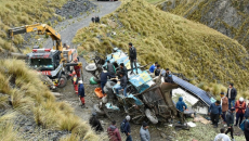 Boliviyada avtobus dərəyə aşıb, azı 31 nəfər ölüb