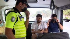 Polis avtobus və taksilərdə maska taxmayan şəxslərə qarşı profilaktik tədbir keçirib   - FOTO