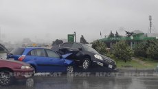 Yağışlı hava şəraiti yol qəzasına səbəb oldu  - FOTO