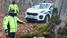 Qubada yol polisləri meşədən silah TAPDI  - FOTO