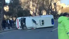 Bakıda təcili tibbi yardım avtomobili dəhşətli qəza törətdi  - VİDEO