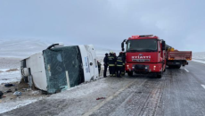 Türkiyədə turist avtobusu qəzaya uğrayıb, 5 ölü, 20-dən çox yaralı var