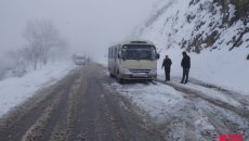 Qar və çovğun səbəbindən İsmayıllı yolu bağlanıb - FOTO 