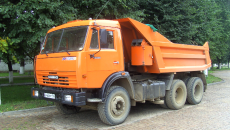 Bakıda “KamAZ” uşağın ayağının üzərindən keçib 