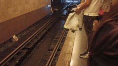 Qatar 20 dəqiqə gecikdi: Metroda sıxlıq yarandı - FOTO 